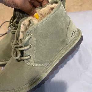 Size mens 8 Ugg boot! Brand new, no box.